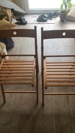 Twee opklapbare houten stoelen, Ophalen, Zo goed als nieuw