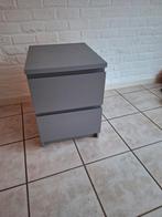 Table de chevet avec 2 tiroirs. 2 en offre. 2 couleurs, Enlèvement, Utilisé