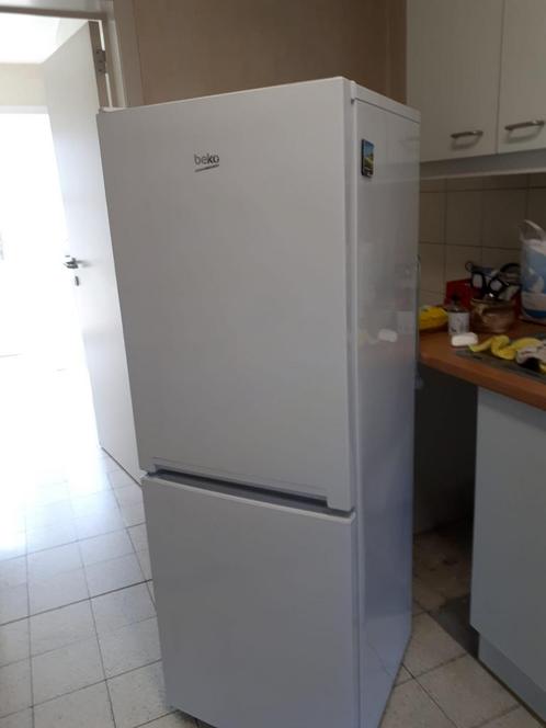 Beko frigo/diepvries, Elektronische apparatuur, Koelkasten en IJskasten, Zo goed als nieuw, Ophalen