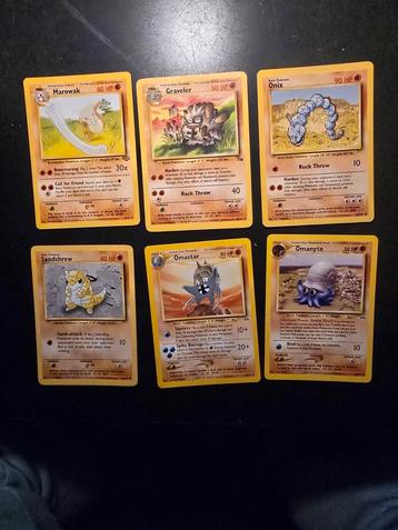 Verschillende pokémon kaarten  beschikbaar voor biedingen