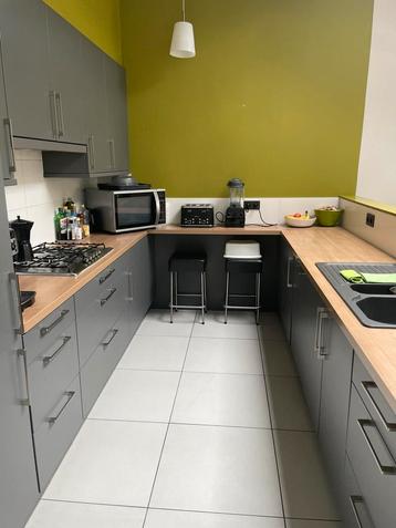 Volledige keuken in zeer goede staat beschikbaar voor biedingen