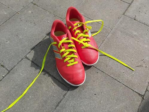 Indoor voetbalschoenen M34, Sport en Fitness, Voetbal, Zo goed als nieuw, Schoenen, Ophalen of Verzenden