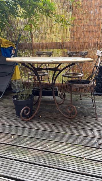 Structure de table de jardin ou d’intérieur en fer dur beschikbaar voor biedingen