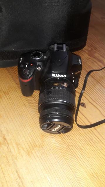 Nikon D3200 + accessoires, Audio, Tv en Foto, Spiegelreflex, Ophalen of Verzenden, Zo goed als nieuw, 4 t/m 7 keer