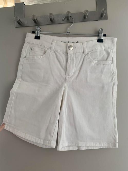 Witte short, Kleding | Dames, Broeken en Pantalons, Zo goed als nieuw, Maat 34 (XS) of kleiner, Wit, Kort, Ophalen of Verzenden