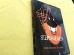 SIERSMEDEN. Door K.Bijlsma en P.Kok, Boeken, Hobby en Vrije tijd, Ophalen of Verzenden, Gelezen, Sieraden maken