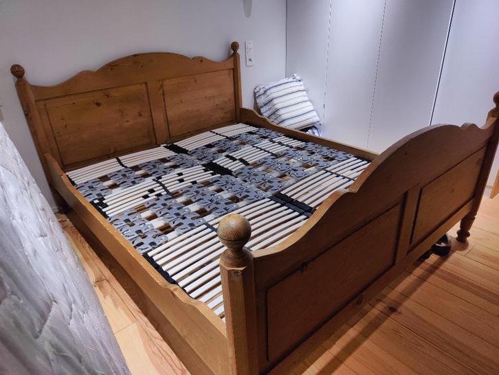 Lit double 160 2x80 bois de pin massif + 2 tables de chevet, Maison & Meubles, Chambre à coucher | Lits, Utilisé, Deux personnes