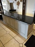 Grote kast met marmeren blad, Enlèvement