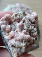 Rhodochrosite avec quartz de Bulgarie, Collections, Minéraux & Fossiles, Enlèvement ou Envoi, Minéral