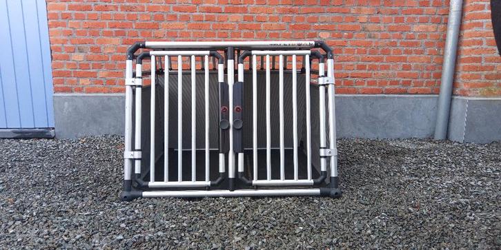 Te Koop PETBOX Hondenkennel., Dieren en Toebehoren, Hondenbenches, Gebruikt, Ophalen