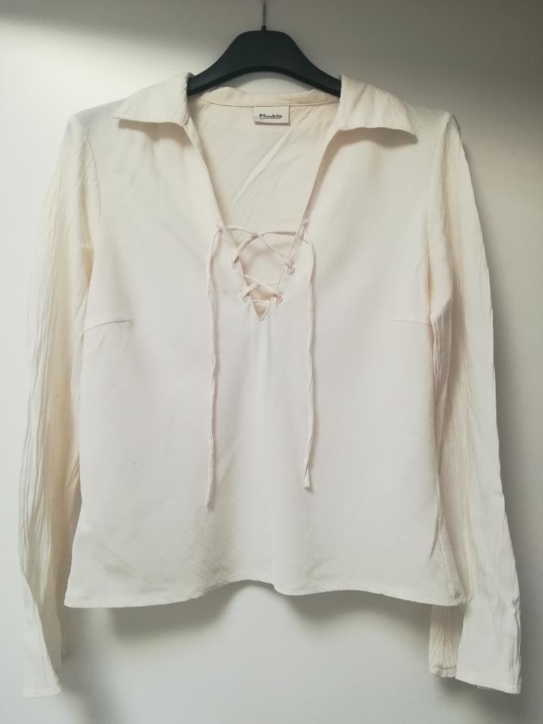 Elegante crèmekleurige blouse met lange mouwen / maat M, Kleding | Dames, Blouses en Tunieken, Maat 38/40 (M), Ophalen of Verzenden