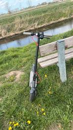 Zeer hoed de  step en komt met op lader, Enlèvement, Utilisé, Step électrique (E-scooter)