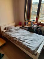 Enkel met met nachtkastje en matras, Huis en Inrichting, Ophalen