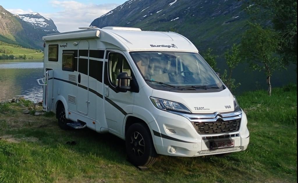 Sunlight V60 Camper, Standaard zit, Sunlight, Ringverwarming, Buitenlamp