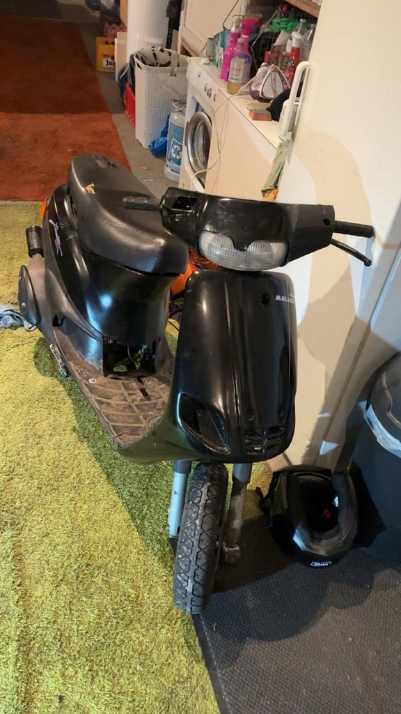 Piaggio zip type 3, Fietsen en Brommers, Scooters | Piaggio, Zo goed als nieuw, Zip, Ophalen of Verzenden