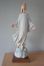 Maria Beeld Op Voet, Ophalen