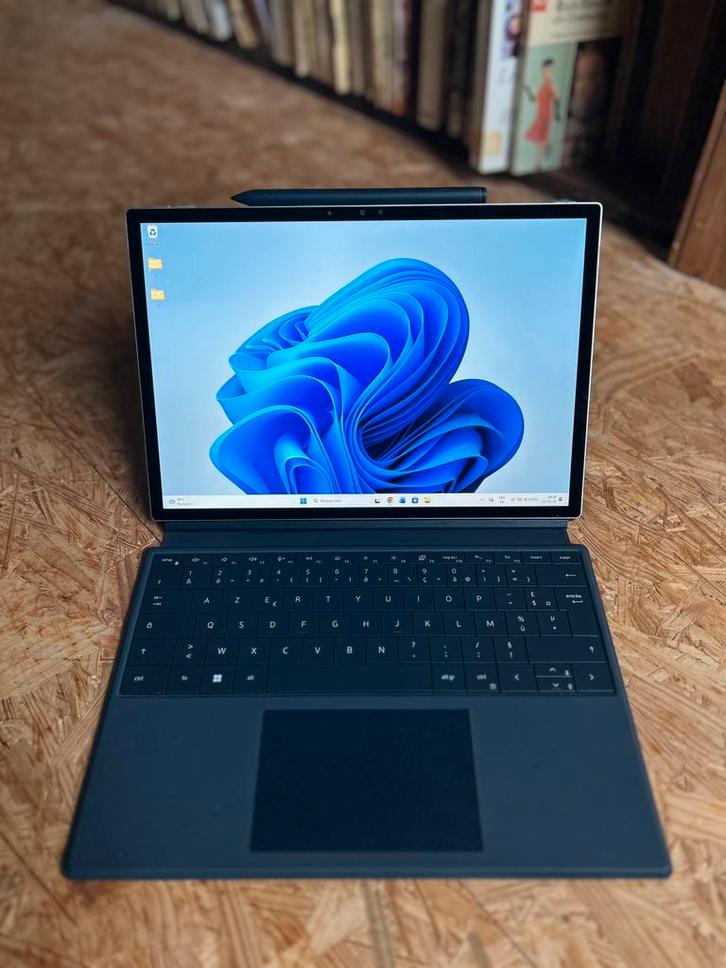 Dell XPS 13 2-in-1 (2022) i7 - 1TB SSD, Informatique & Logiciels, Ordinateurs portables Windows, Comme neuf, 13 pouces, SSD, Moins de 2 Ghz