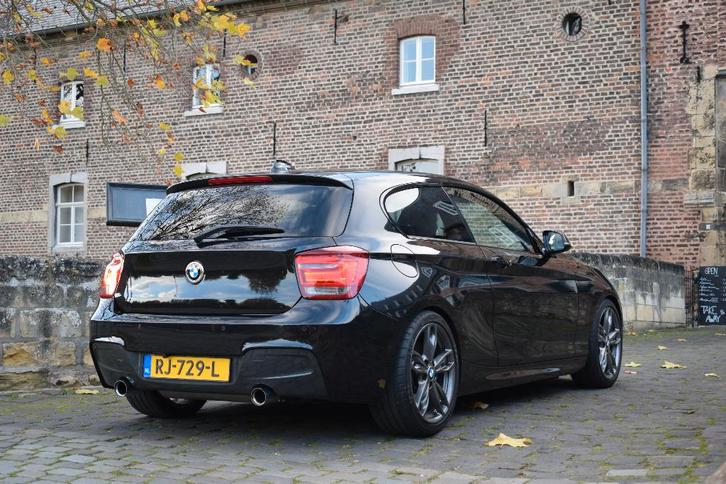 BMW 1-serie M135i M performance uitlaat Sperdiff, Autos, BMW, Particulier, Série 1, Caméra de recul, Essence, Euro 6, 3 portes