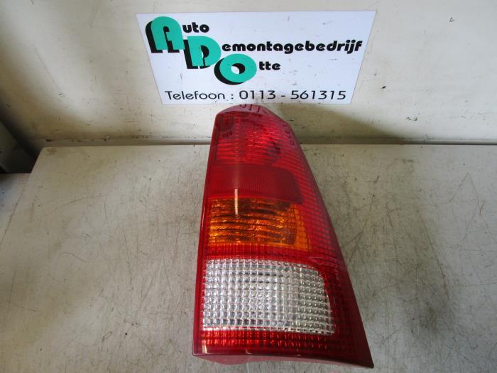 Feu arrière droit d'un Ford Focus (Focus 98-), Autos : Pièces & Accessoires, Éclairage, Ford, Utilisé, 3 mois de garantie, Enlèvement ou Envoi