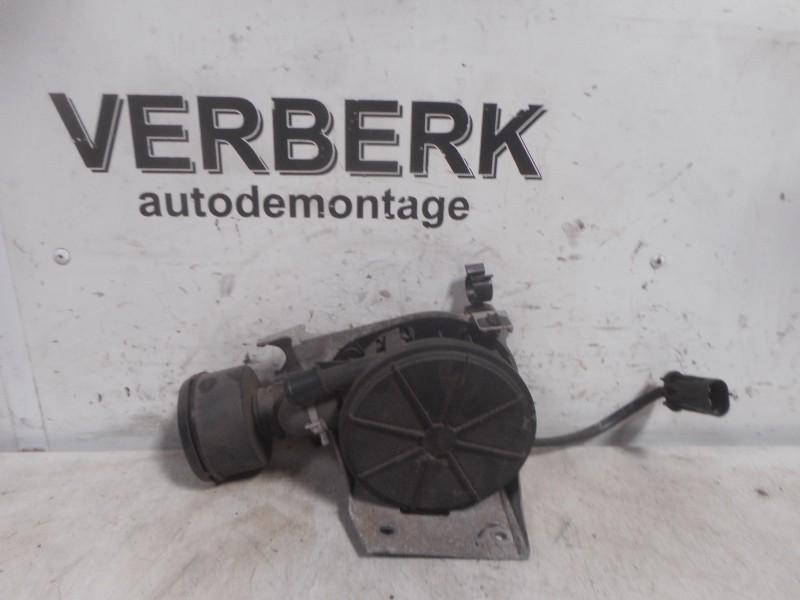 LUCHTPOMP Opel Tigra (75) (01-1994/12-2000) (90531962), Gebruikt, Opel