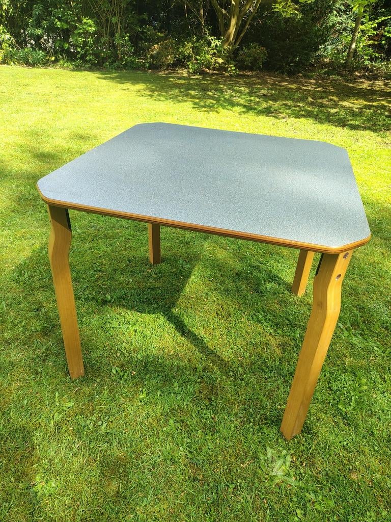 Kleine vierkante praktische tafel 85,5 cm, Huis en Inrichting, Tafels | Eettafels, Ophalen