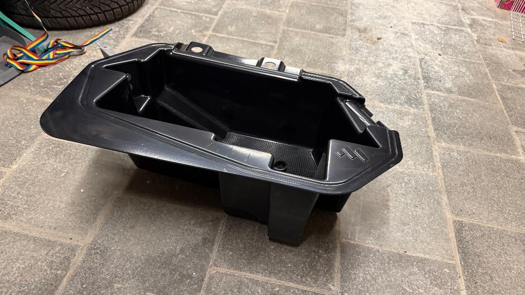 BMW IX3 koffer vooraan, Ophalen