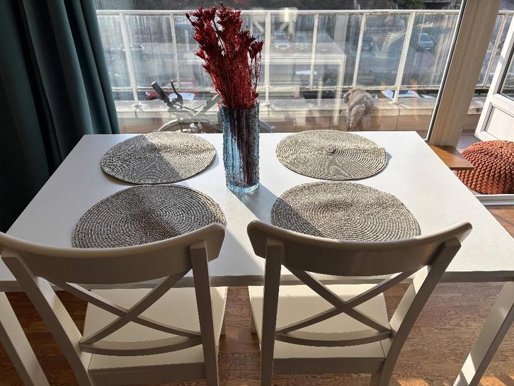 Eettafel en stoelen- Dining Table and Chairs, Antiek en Kunst, Antiek | Meubels | Stoelen en Sofa's, Ophalen