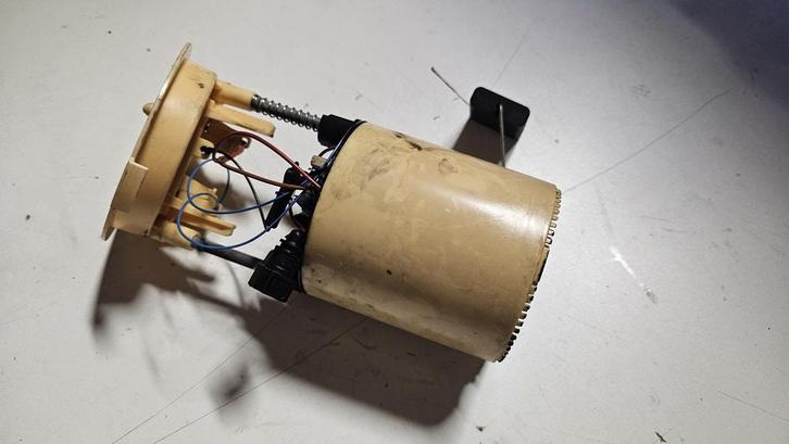 Brandstofpomp dieselpomp opvoerpomp in de tank BMW 1 / 3 E87, Autos : Pièces & Accessoires, Électronique & Câbles, Utilisé, Origine de la pièce connue