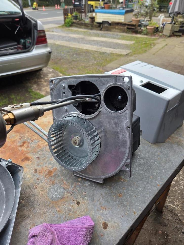 mazoutbrander elco bwj 2022, Doe-het-zelf en Bouw, Chauffageketels en Boilers, Zo goed als nieuw, 3 t/m 5 jaar oud, Ophalen