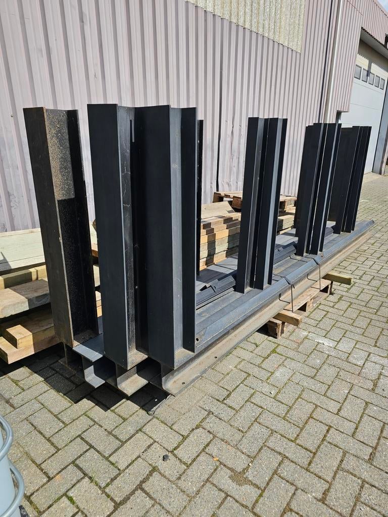 Étagère en porte-à-faux, Bricolage & Construction, Échelles & Escaliers, Enlèvement