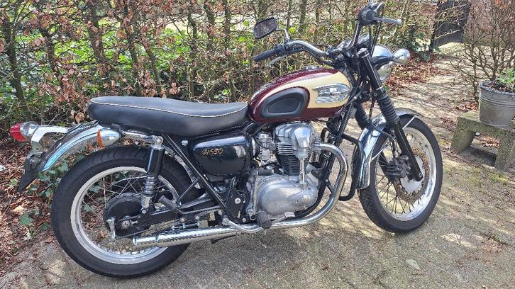 kawasaki w650, Motoren, Motoren | Kawasaki, Particulier, Toermotor, meer dan 35 kW, 2 cilinders, Motorrijbewijs A, Ophalen