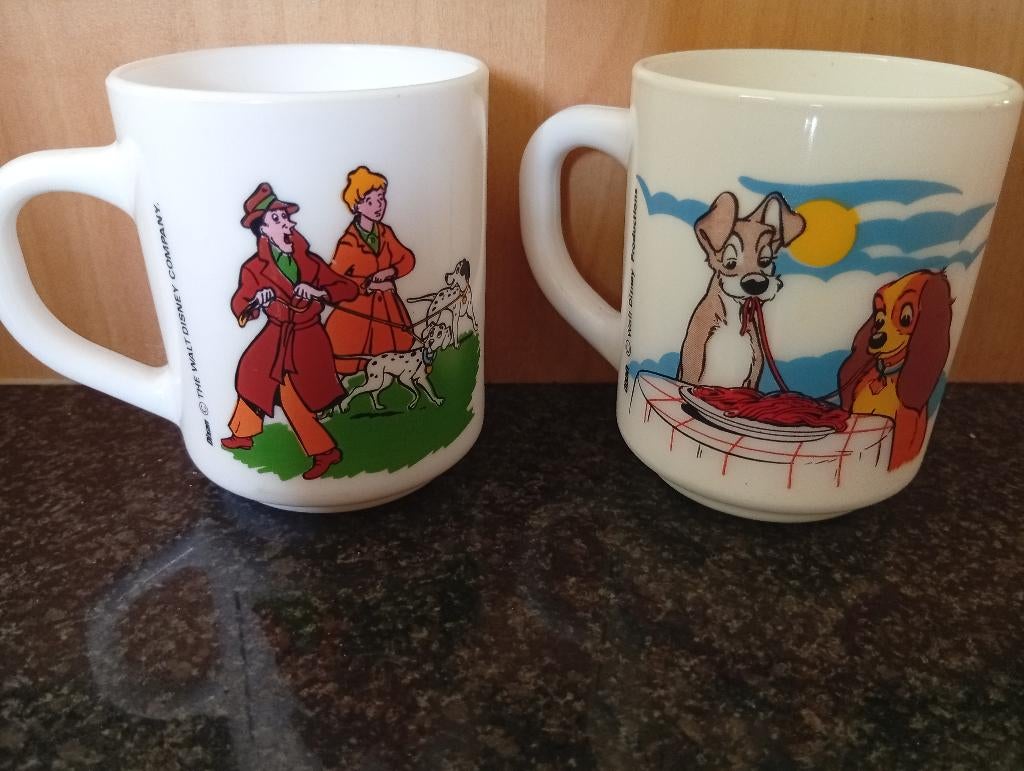 2 tasses Disney : les 101 Dalmatiens/La belle & le clochard., Collections, Disney, Neuf, Service, Autres personnages, Enlèvement ou Envoi