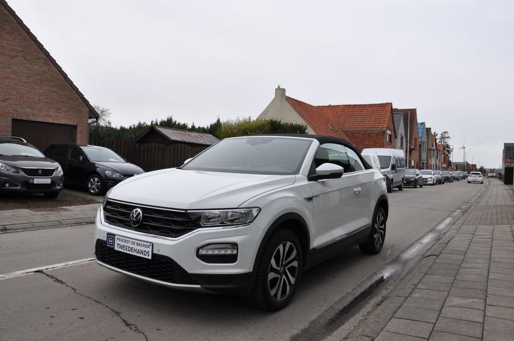 Volkswagen T-Roc Cabriolet * AS NEW * (bj 2021, automaat), Auto's, 4 zetels, Stof, Cabriolet, Wit