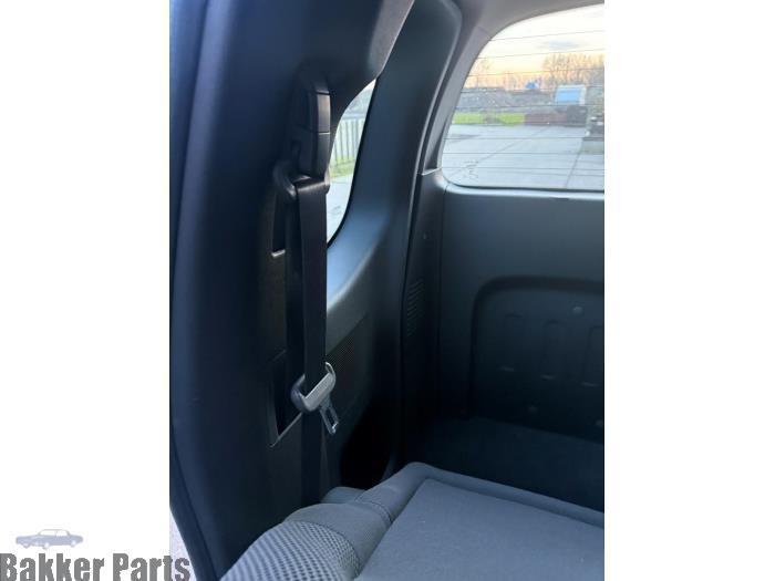 Veiligheidsgordel rechts-voor van een Nissan Navara, Auto-onderdelen, Interieur en Bekleding, Nissan, Gebruikt, 3 maanden garantie