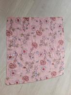 Mooi sjaaltje 62cm x 60cm, Kleding | Dames, Mutsen, Sjaals en Handschoenen, Ophalen of Verzenden