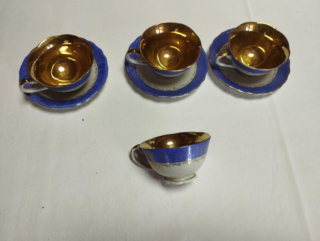 4 Tasses et 3 sous-tasses vintage, Enlèvement