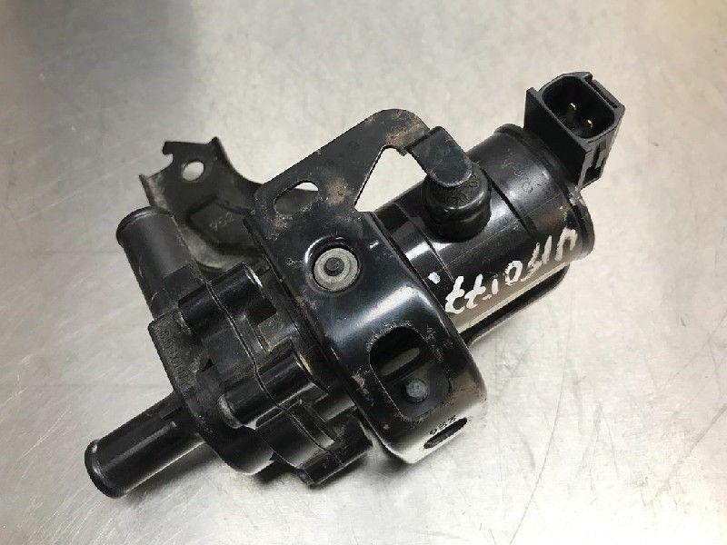 POMPE A EAU Toyota Prius (NHW20) (|0641000951|), Utilisé, Toyota
