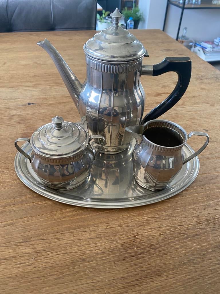 Set met koffiekan, melkkan en suikerpot, Ophalen, Gebruikt