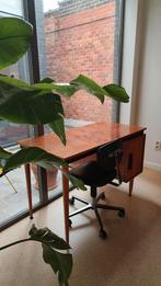 Vrijstaand mid century bureau in hoogglans, Huis en Inrichting, Bureaus, Ophalen, Gebruikt, Hout, Overige merken