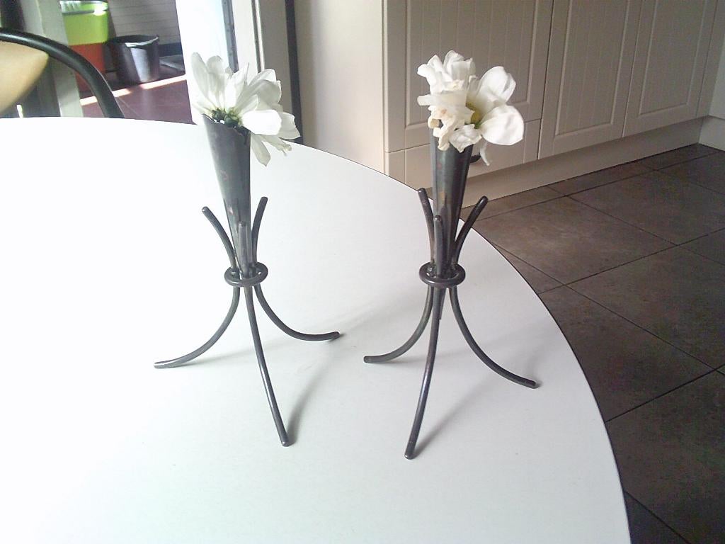 2 art deco  verzilverde bloemen vaasjes, Ophalen, Zilver