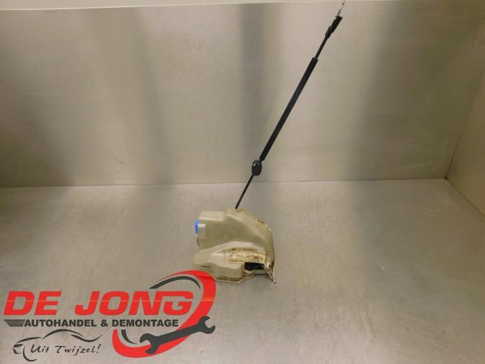 Serrure portière mécanique 4portes avant gauche d'un Volks, Autos : Pièces & Accessoires, Volkswagen, -, 3 mois de garantie, Utilisé