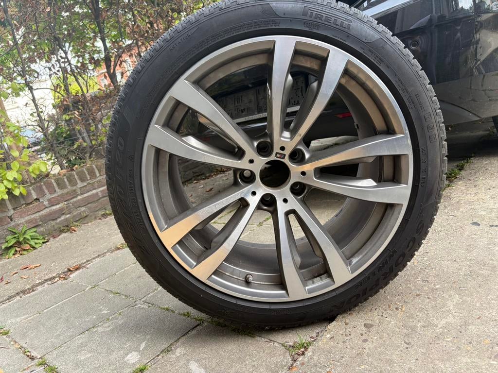 Banden 275 40 r20 met m sport velgen, Auto-onderdelen, Banden en Velgen, Ophalen of Verzenden, Band(en)