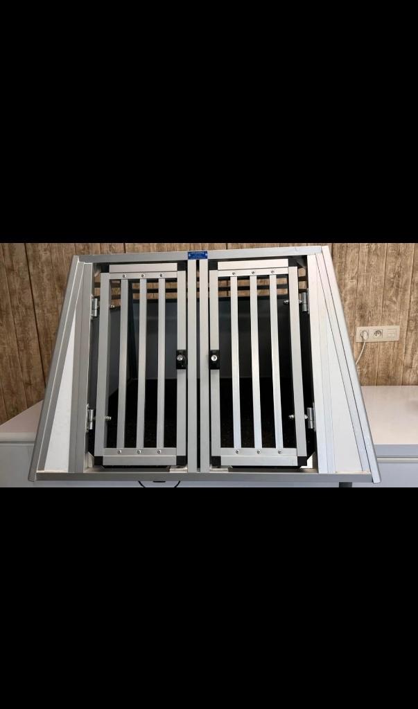 Autobench met uitneembaar tussenschot, Animaux & Accessoires, Maisons pour chiens, Comme neuf, Chenil chien, Moins de 65 cm, 75 à 110 cm