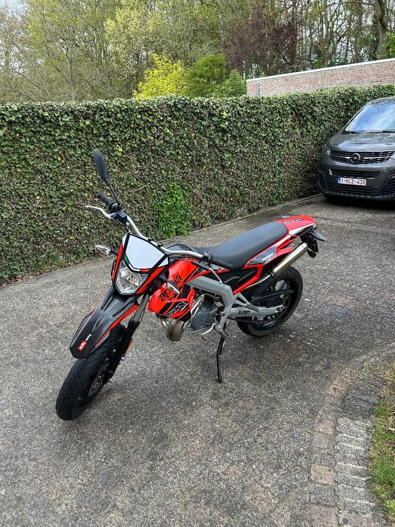 Aprilia SX 50, Fietsen en Brommers, Brommers | Derbi, Ophalen, 6 versnellingen, Nieuw, Klasse B (45 km/u)