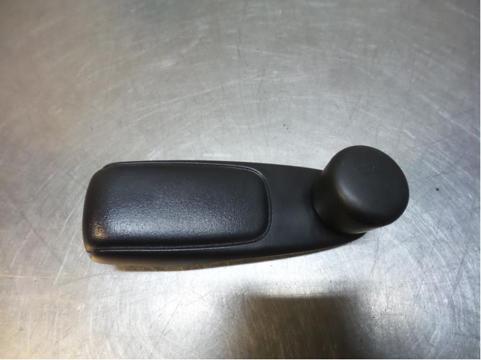 Manivelle de vitre d'un Citroen C3 (C3 09-), Autos : Pièces & Accessoires, Vitres & Accessoires, Citroën, Utilisé, Enlèvement ou Envoi