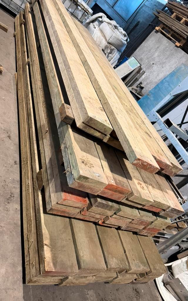 Houten balken, gordingen, keepers, baddings, Jardin & Terrasse, Poteaux, Poutres & Planches, Comme neuf, Poutres, 250 cm ou plus