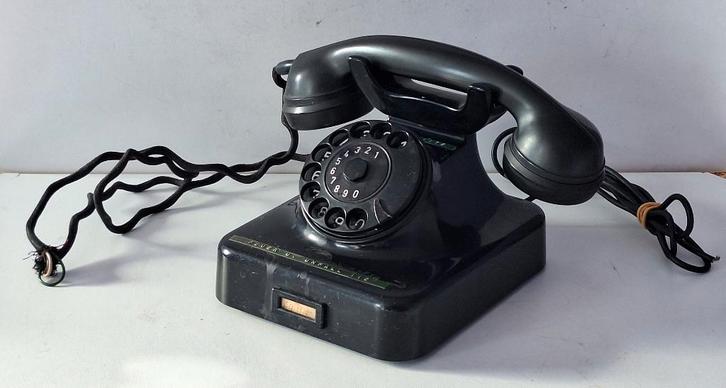 Joli ancien téléphone de collection en bakélite, Antiquités & Art, Curiosités & Brocante, Enlèvement ou Envoi