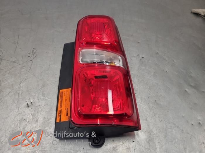 Feu arrière droit d'un Peugeot Expert, Autos : Pièces & Accessoires, Éclairage, Peugeot, Utilisé, 3 mois de garantie, Enlèvement ou Envoi