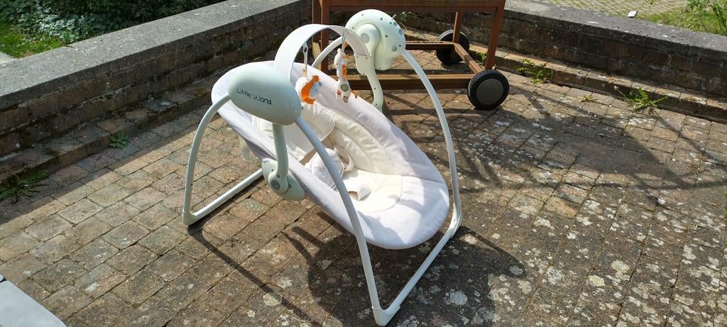 Baby swing little world, Schommelstoel, Ophalen, Overige merken, Met gordel(s) of riempje(s)