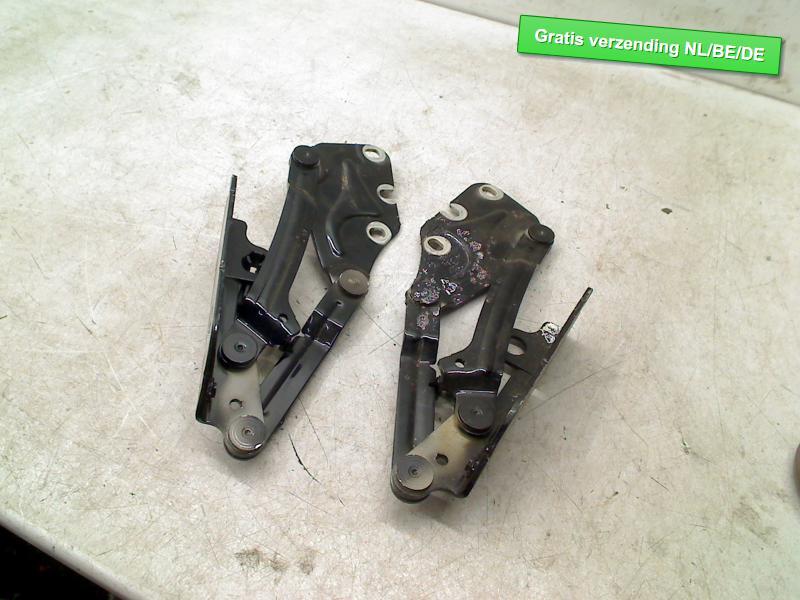 CHARNIERE DE CAPOT set Golf Plus (5M1 / 1KP) (5M0823302), Utilisé, De Bloemendaal 21 21
5221 EB  'S HERTOGENBOSCH, NL, Info@123Parts.nl